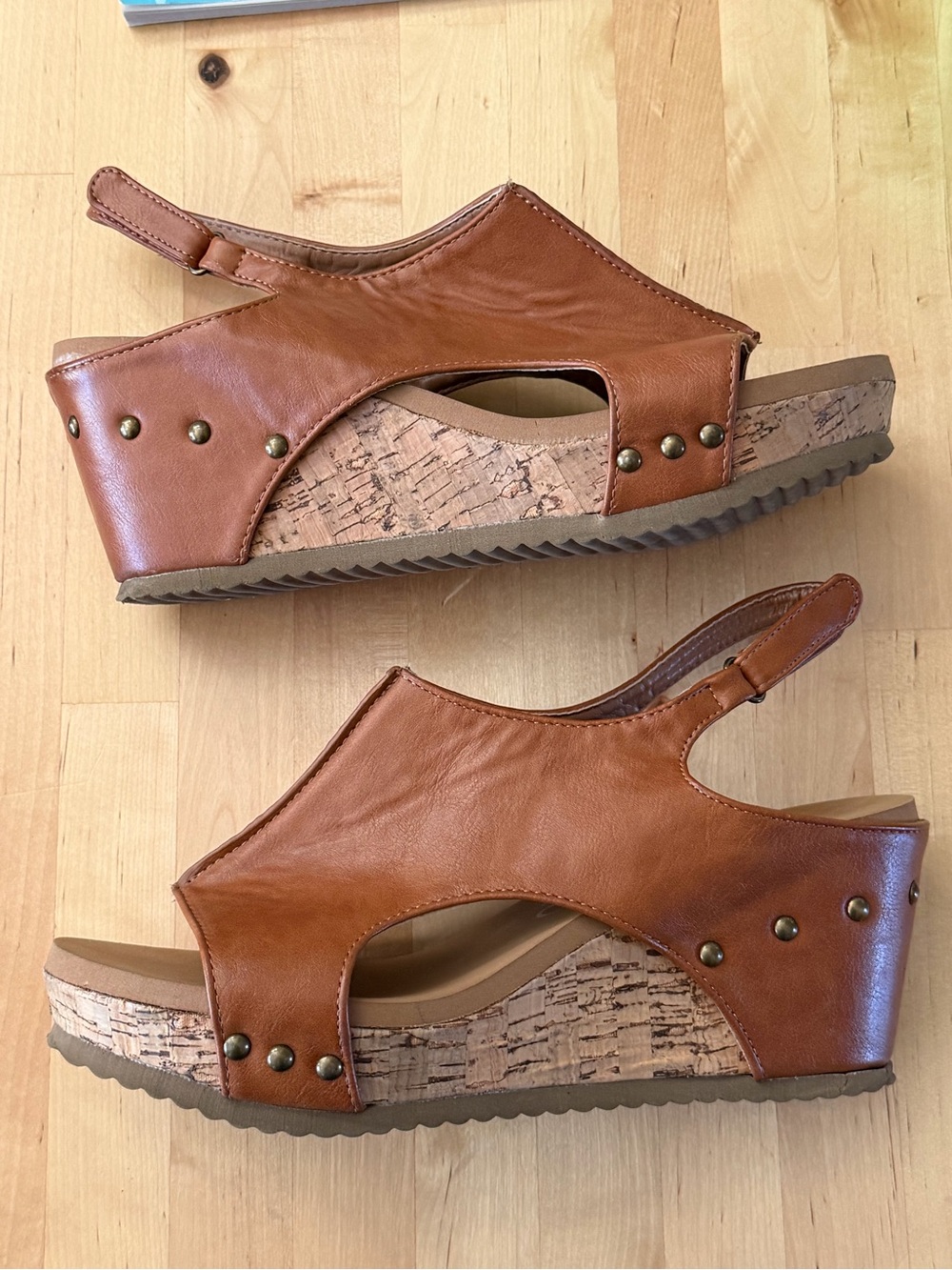 Women's Tan Faux Leather Slingback Sandals, size 8